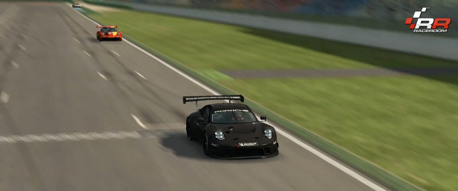 Race together at Porsche Community Legends