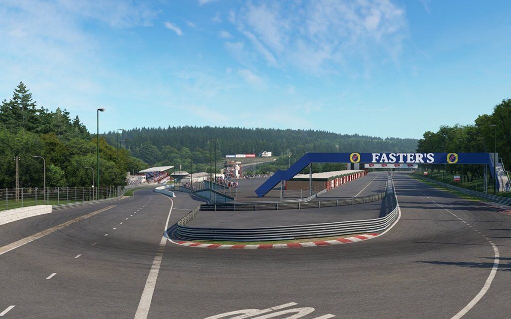 La Source at Spa-Francorchamps as it looked in 1993, looking back at the start finish straight on the right and the run up to Eau Rouge on the left.