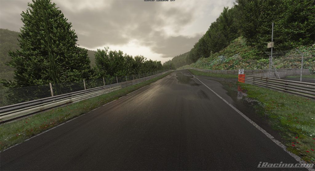 New grass updates and rain at the Nordschleife